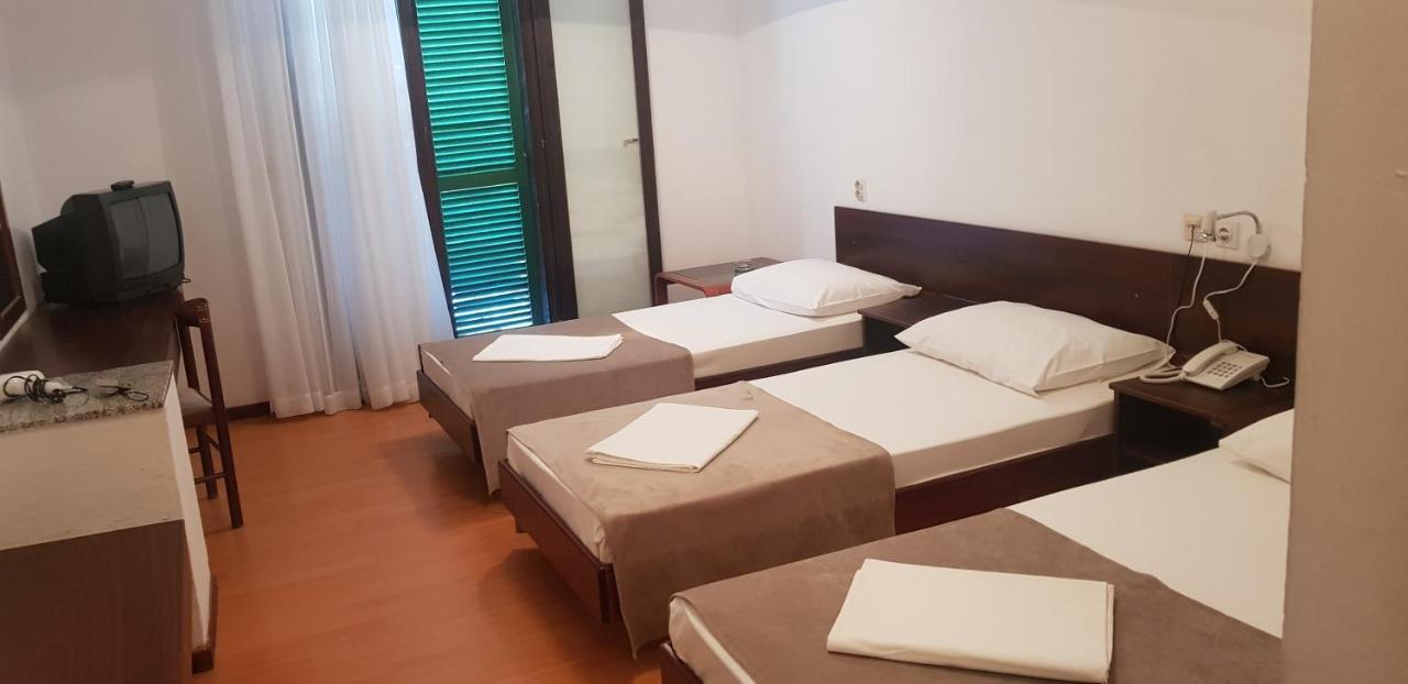 Hotel Zenit Neum Bagian luar foto