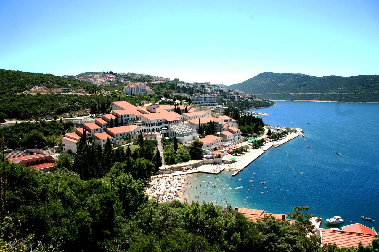 Hotel Zenit Neum Bagian luar foto