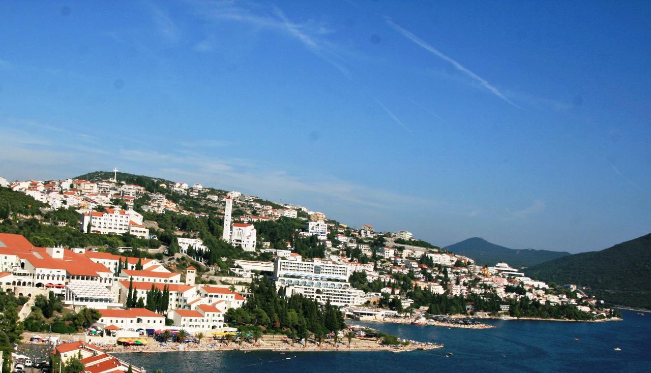 Hotel Zenit Neum Bagian luar foto