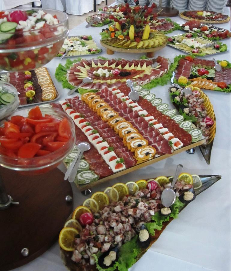 Hotel Zenit Neum Bagian luar foto