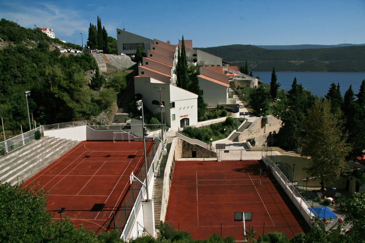 Hotel Zenit Neum Bagian luar foto