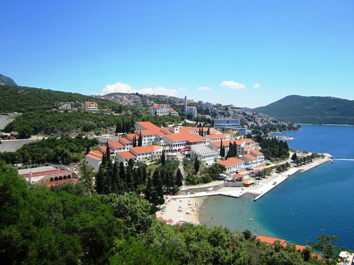Hotel Zenit Neum Bagian luar foto