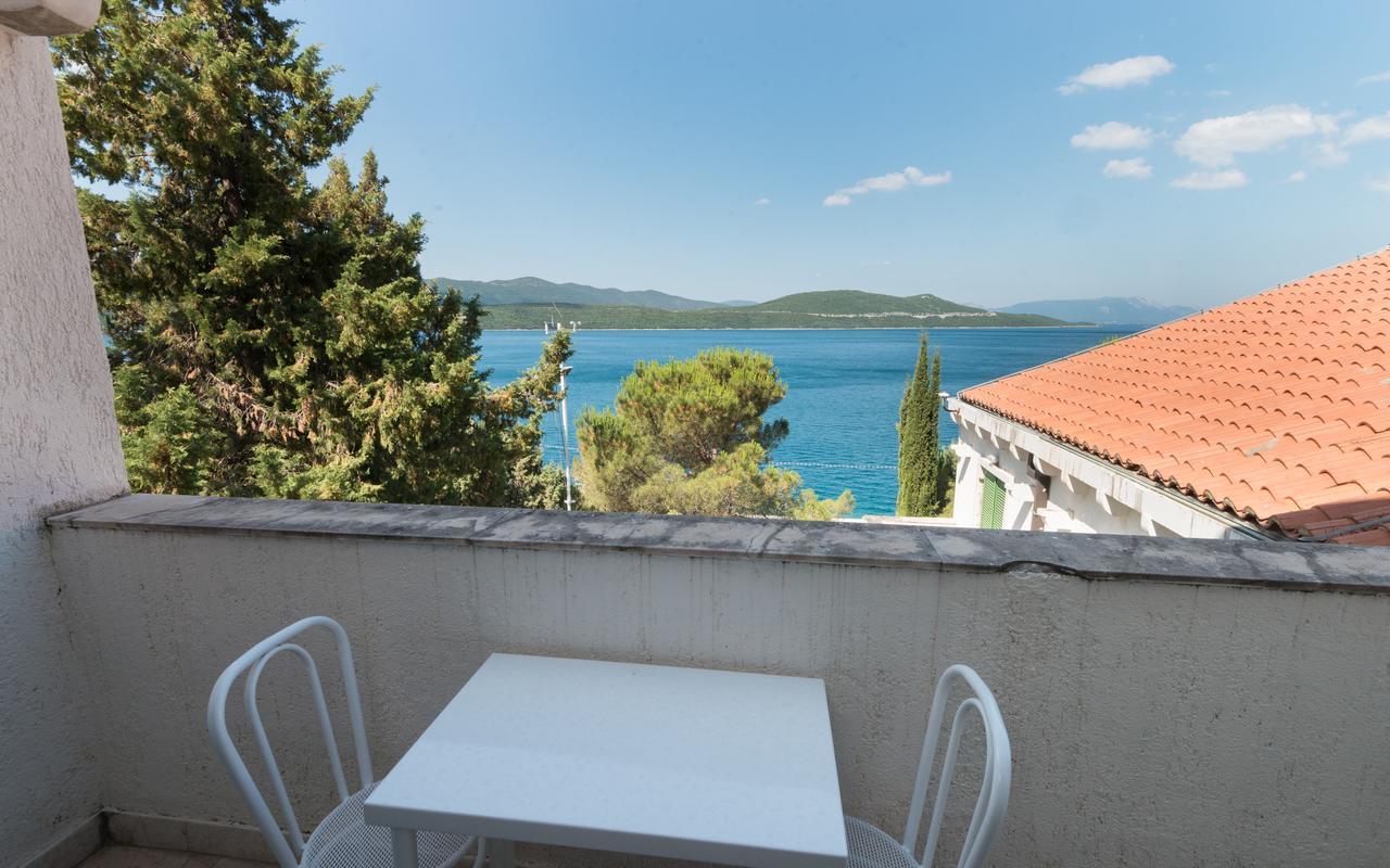 Hotel Zenit Neum Bagian luar foto