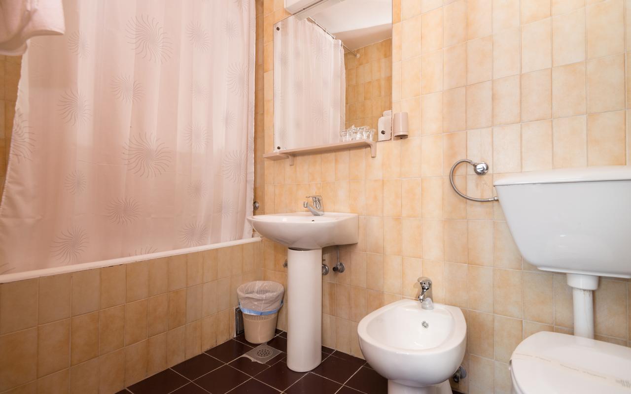 Hotel Zenit Neum Bagian luar foto