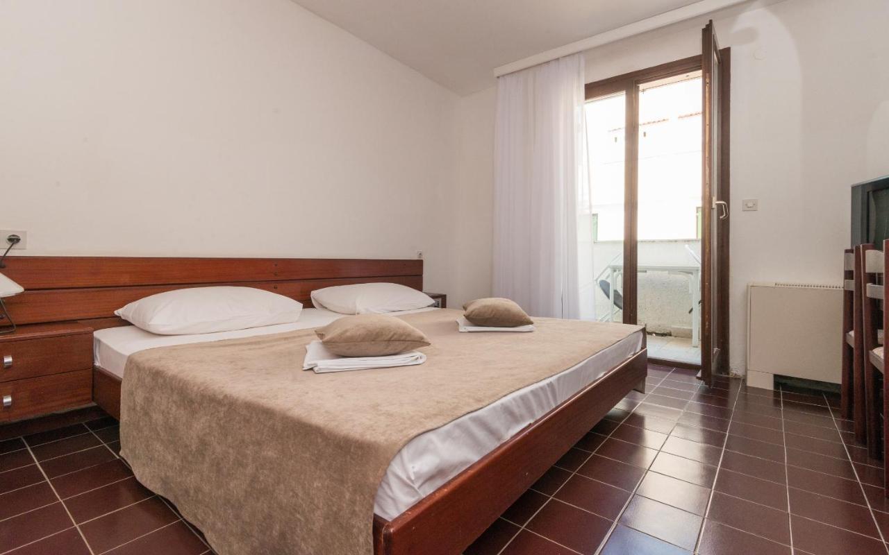 Hotel Zenit Neum Bagian luar foto
